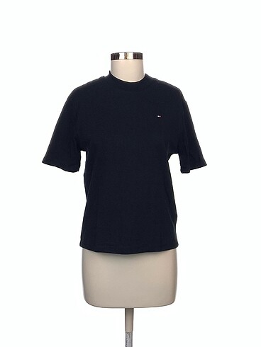 Tommy Hilfiger T-shirt %70 İndirimli.