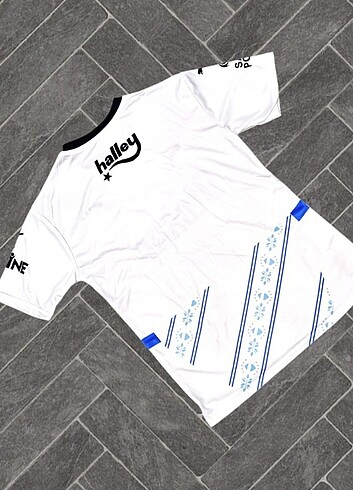 Fenerbahçe 2024/2025 yeni sezon forması gelmiştir.. - Görsel 2