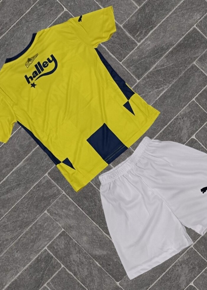 2024/2025 Yeni Sezon Fenerbahçe Çocuk Forması Gelmiştir. 
1 Yaş  - Görsel 2