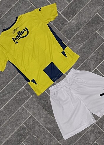 Puma 2024/2025 Yeni Sezon Fenerbahçe Çocuk Forması Gelmiştir. 1 Yaş