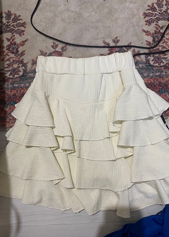 Diğer Beyaz Fırfırlı Mini Etek