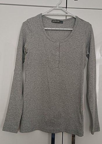 Gri Uzun Kollu Düğmeli Kadın Kazak - Görsel 3