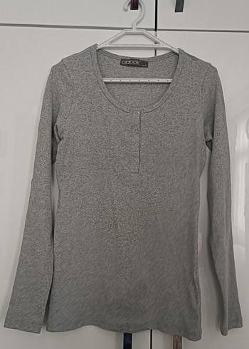 Gri Uzun Kollu Düğmeli Kadın Kazak - Görsel 2