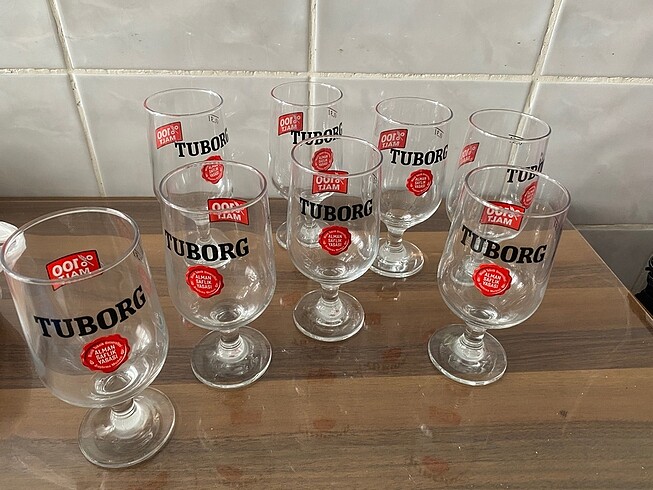 Tuborg yazılı bardak