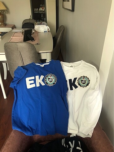 EMlak Konut Ataşehir ortaokulu 14 yaş bir uzum kol bir kısa kol 