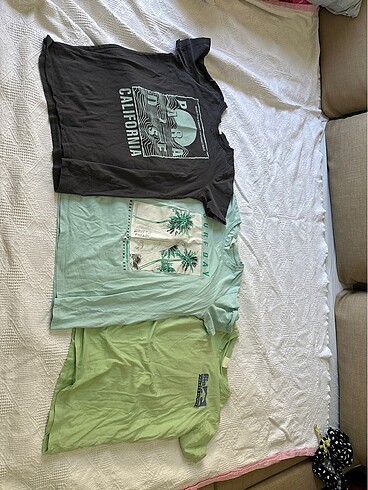 Erkek çocuk üç adet t shirt