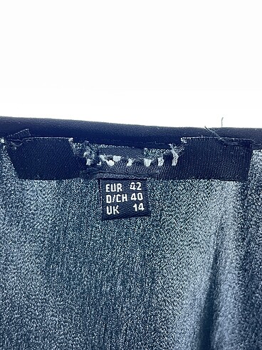 42 Beden siyah Renk PreLoved Bluz %70 İndirimli.