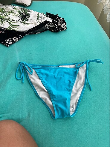Bikini altı az kullanılmış
