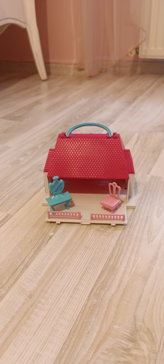 Pastel Pembe Oyuncak Ev ve Mobilyalar - Görsel 2