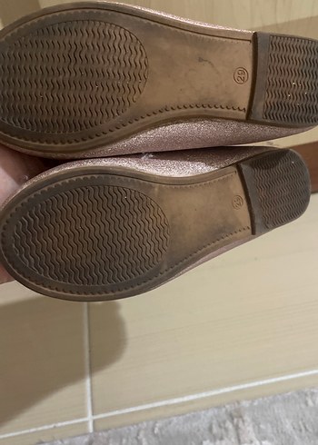 29 Beden Kız Çocuk Bej Fiyonk Detaylı Babet