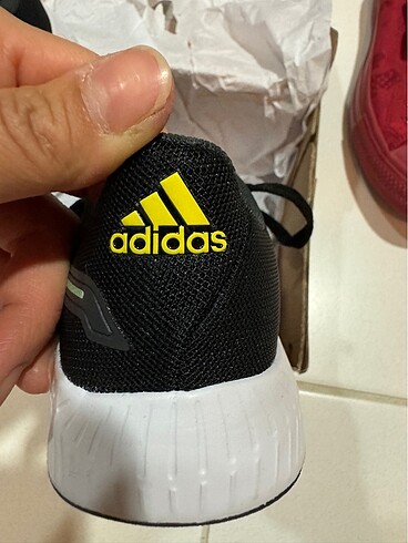 28 Beden Adidas koşu 28 no