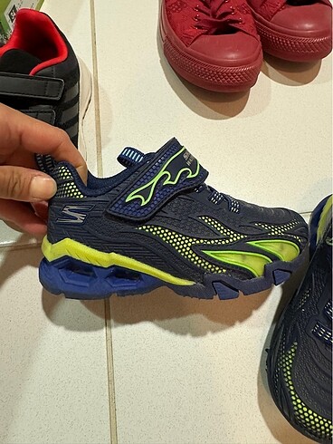 27 Beden Skechers 27 no ışıklı su geçirmez