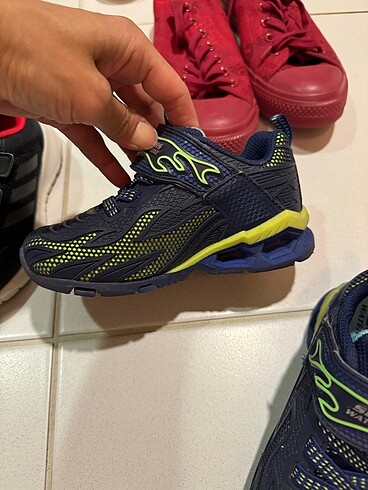 27 Beden lacivert Renk Skechers 27 no ışıklı su geçirmez