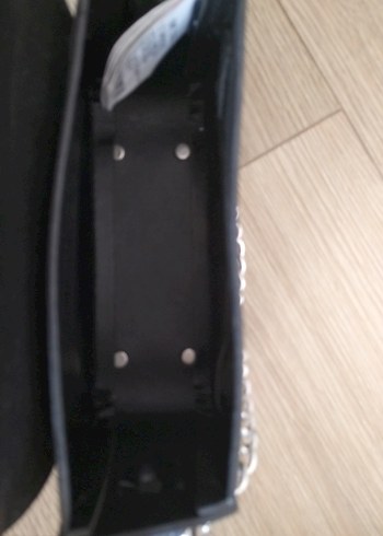 LC Waikiki Zincir Detaylı Siyah Yılan Derisi Desenli Deri Çanta