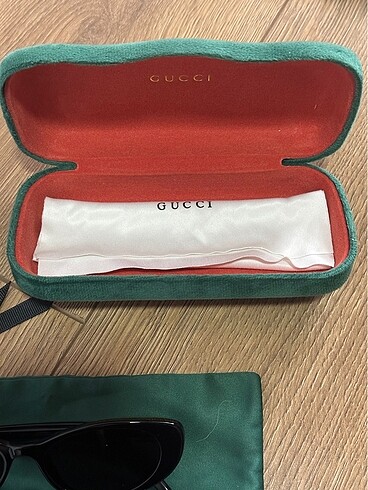 Gucci gucci taşlı güneş gözlüğü