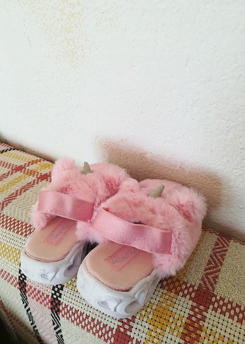 Kız bebek peluş Terlik - Görsel 3