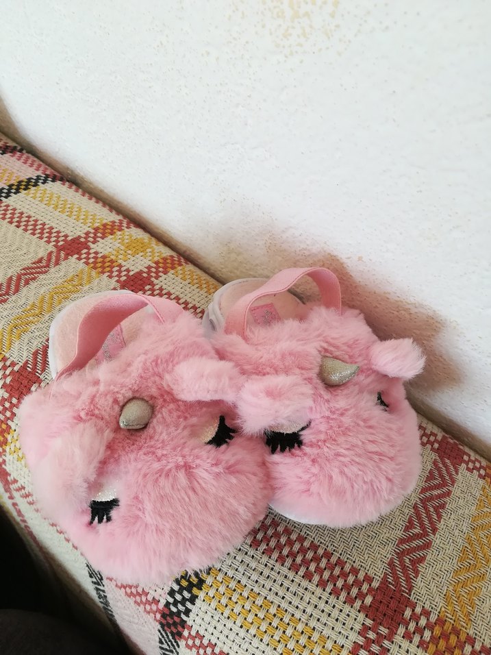 Kız bebek  peluş Terlik - Görsel 2