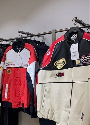 m Beden kırmızı Renk Bershka Yarışçı/Motorcu Ceketi