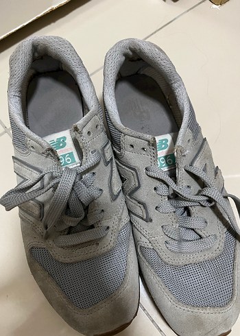 Gri Kadın Spor Ayakkabı - Rahat ve Şık - Görsel 2