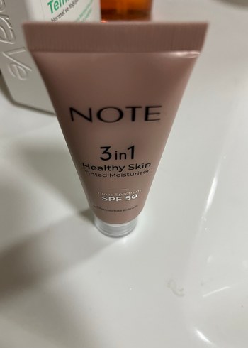 NOTE 3in1 SPF50 Sağlıklı Cilt BB Krem - Görsel 3