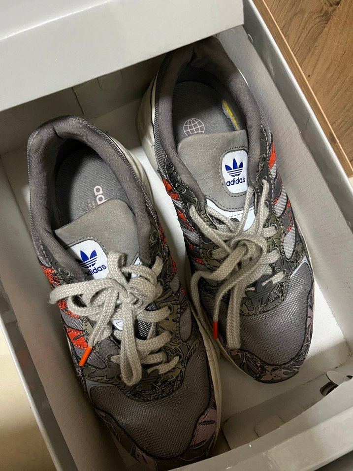 Gri Desenli Adidas Kadın Spor Ayakkabı - Görsel 4