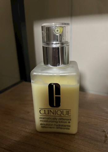 Clinique Nemlendirici Losyon+ Kadın - Görsel 3