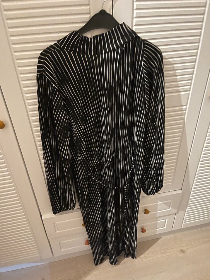 Uzun Kollu Zebra Desenli Kadın Tunik - Görsel 3