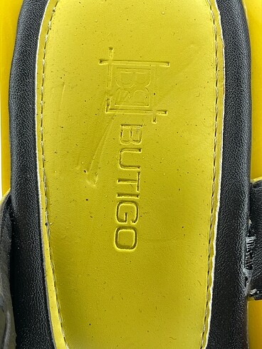38 Beden sarı Renk Butigo Sandalet %70 İndirimli.