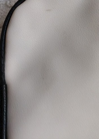 Beden beyaz Renk Siyah Askılı Beyaz Omuz Çantası