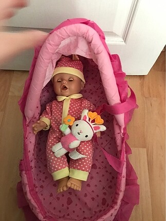 Oyuncak bebek beşiği