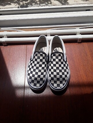 Vans slip on