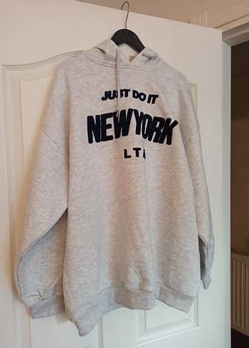 Gri Baskılı Kadın Sweatshirt Kapüşonlu bol kesim standart beden