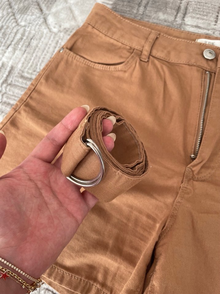 Kadın Kahverengi Kemerli Yüksek Bel Mini Şort - Görsel 3