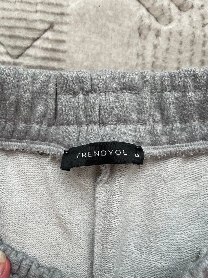 Gri Kadın Mini Şort Pamuklu Rahat Kesim - Görsel 2