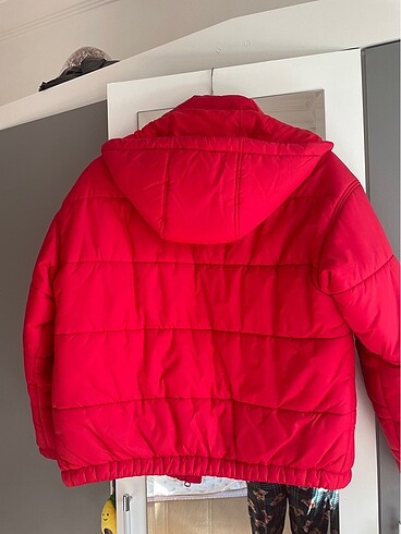 xs Beden kırmızı Renk Levi's şişme mont