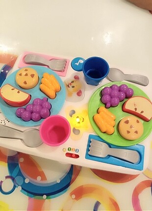 Fisher price eğitici köpekçiğin sofrasını