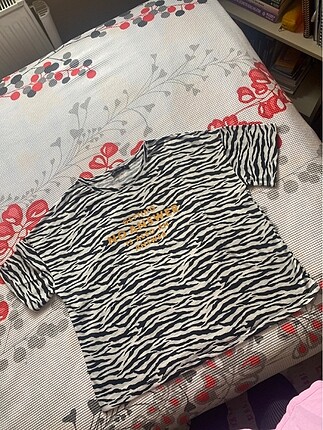 Zebra desenli tshirt