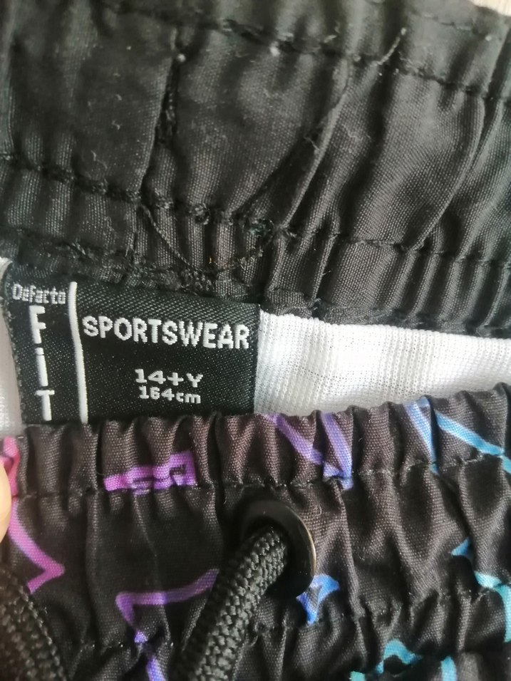 Renkli defakto deniz şortu 13 /14 yaş için uygundur - Görsel 3