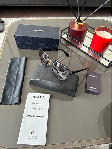Prada gözlük