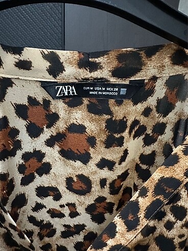 m Beden siyah Renk Zara leopar bluz