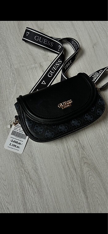 Guess kol çantası