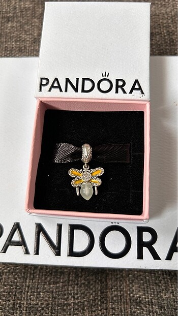 Pandora ateş böceği charm