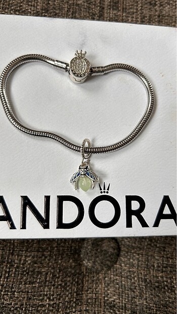 Pandora Gece parlayan ateş böceği charm