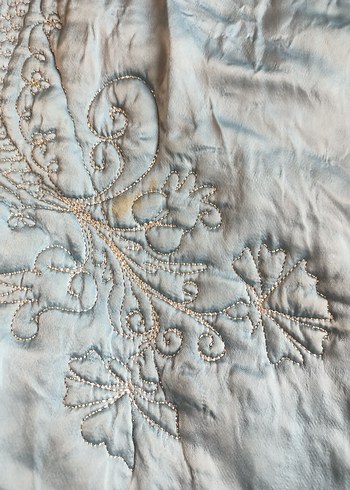 İşlemeli Parlak Mavi Yatak Örtüsü - Görsel 5