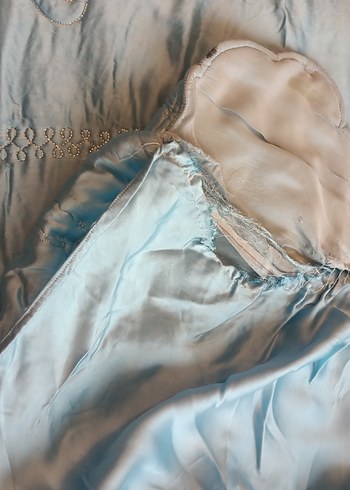 İşlemeli Parlak Mavi Yatak Örtüsü - Görsel 6