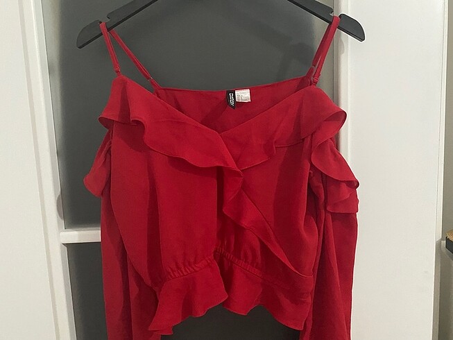 l Beden kırmızı Renk H&M Omzu açık bluz 40 beden