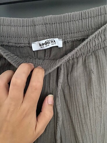 xl Beden gri Renk Defacto Müslin pantolon 42 beden