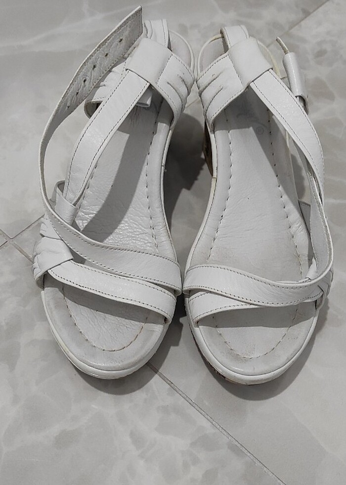 Beyaz Dolgu Topuk 37 Numara - Görsel 4