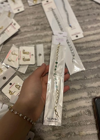 Altın Renk Zincir Detaylı Kadın Kolye - Görsel 4