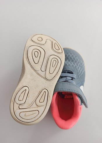 22 Beden Nike kız Çocuk Gri Cırt Cırtlı Spor Ayakkabı